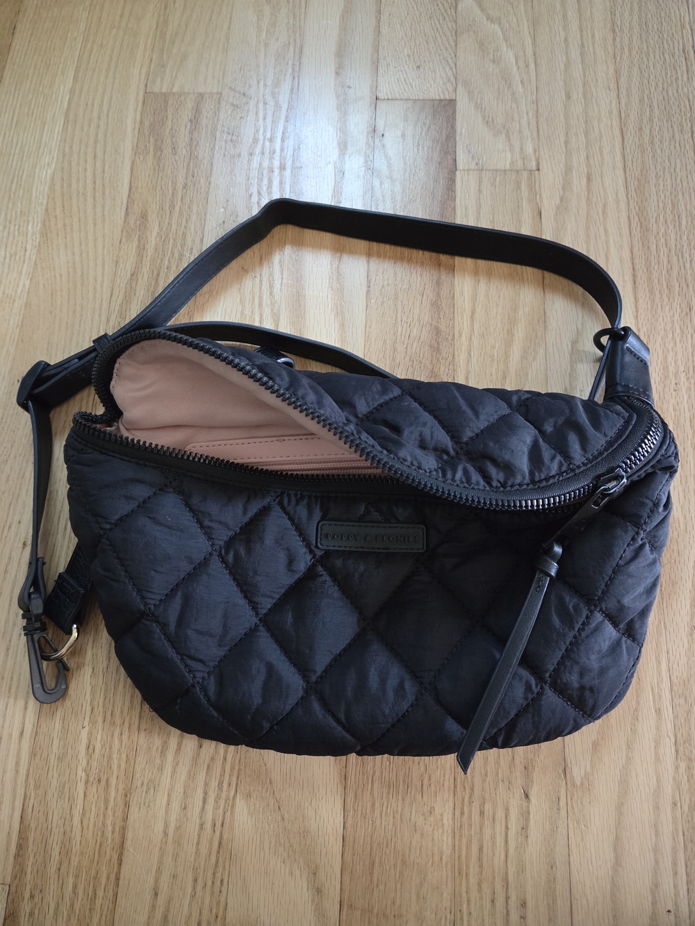 EUC Poppy & Peonies Black Quilted Sidekick
